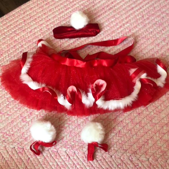 Adorable Christmas Santa Baby Infant Red Tutu Set; Size 0-3M - Picture 2 of 3